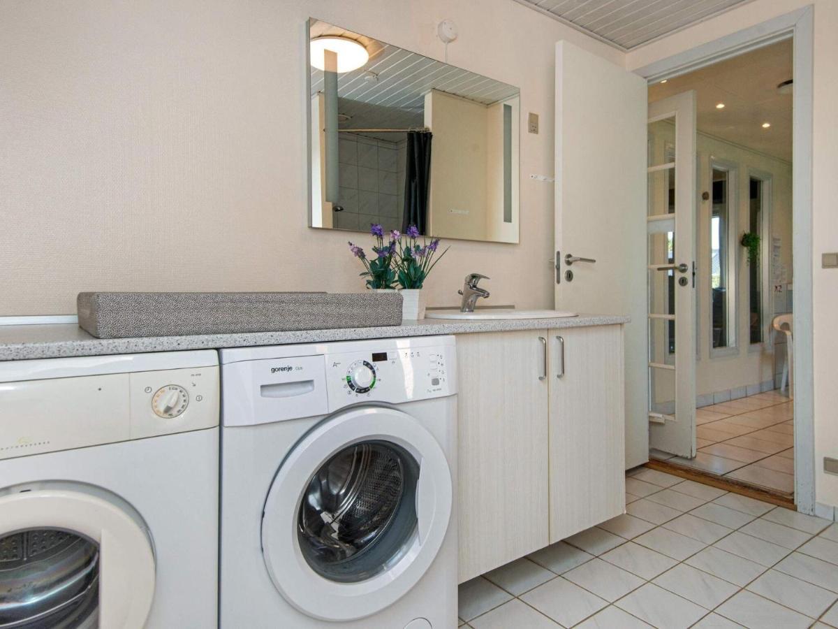 10 Person Holiday Home In Juelsminde Sonderby  Exterior photo