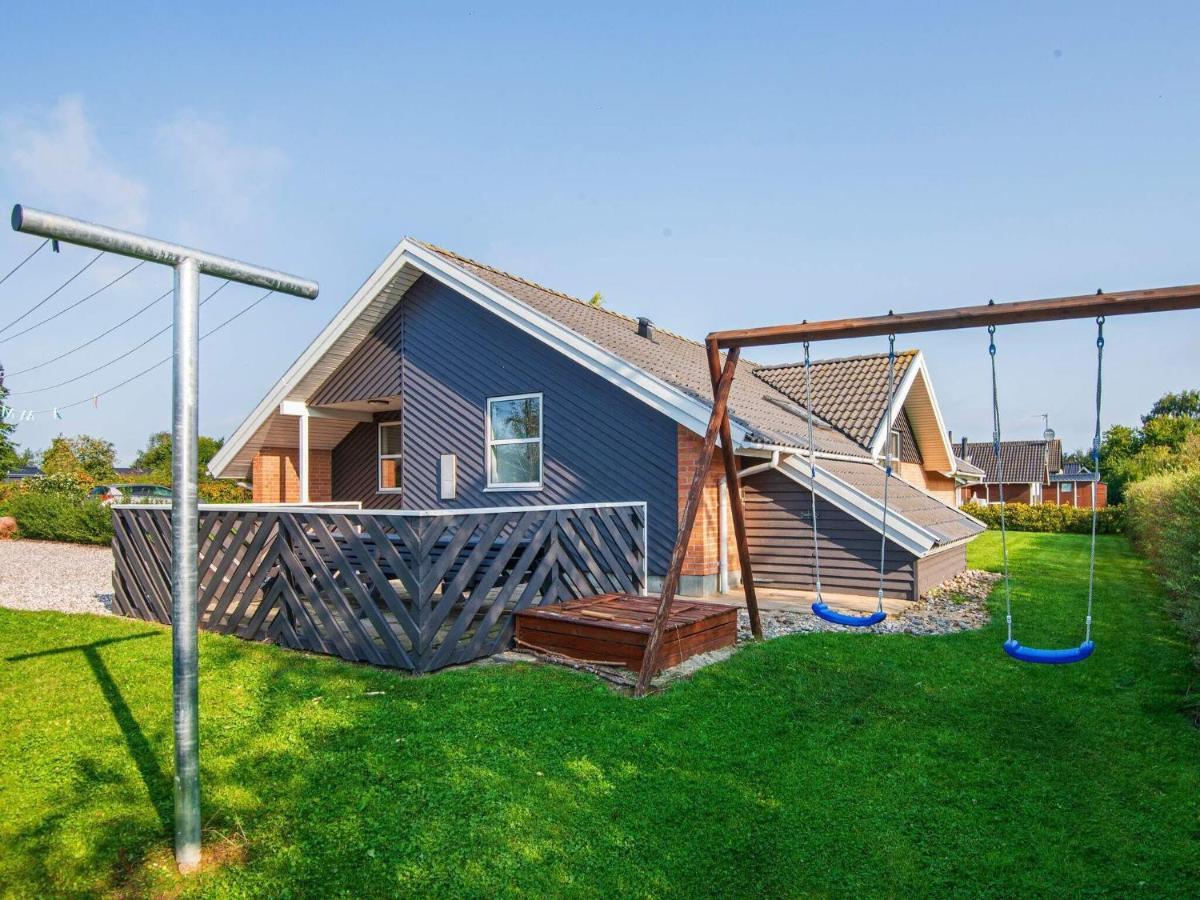 10 Person Holiday Home In Juelsminde Sonderby  Exterior photo